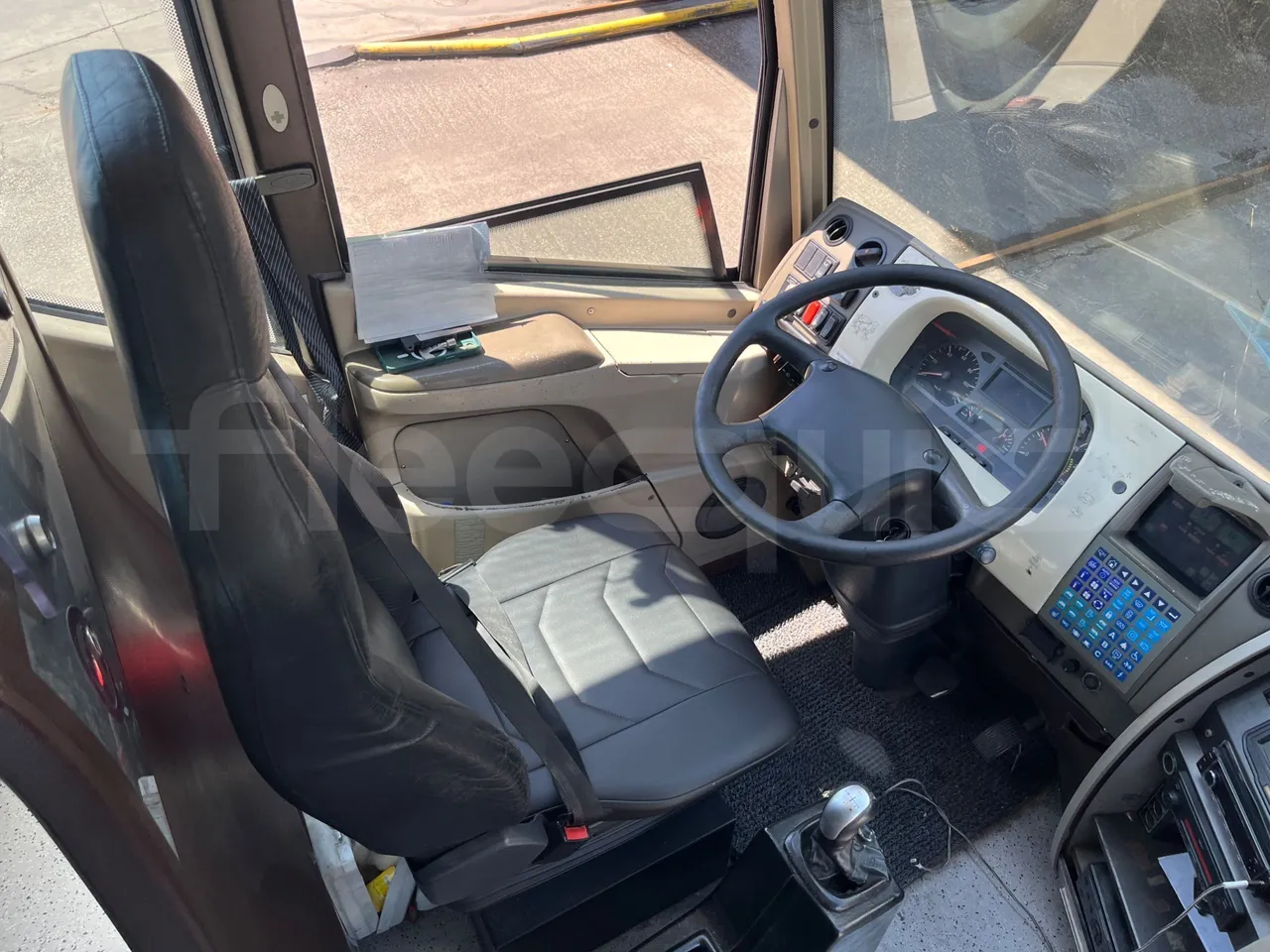 Mercedes-Benz Noge - Driver's Seat