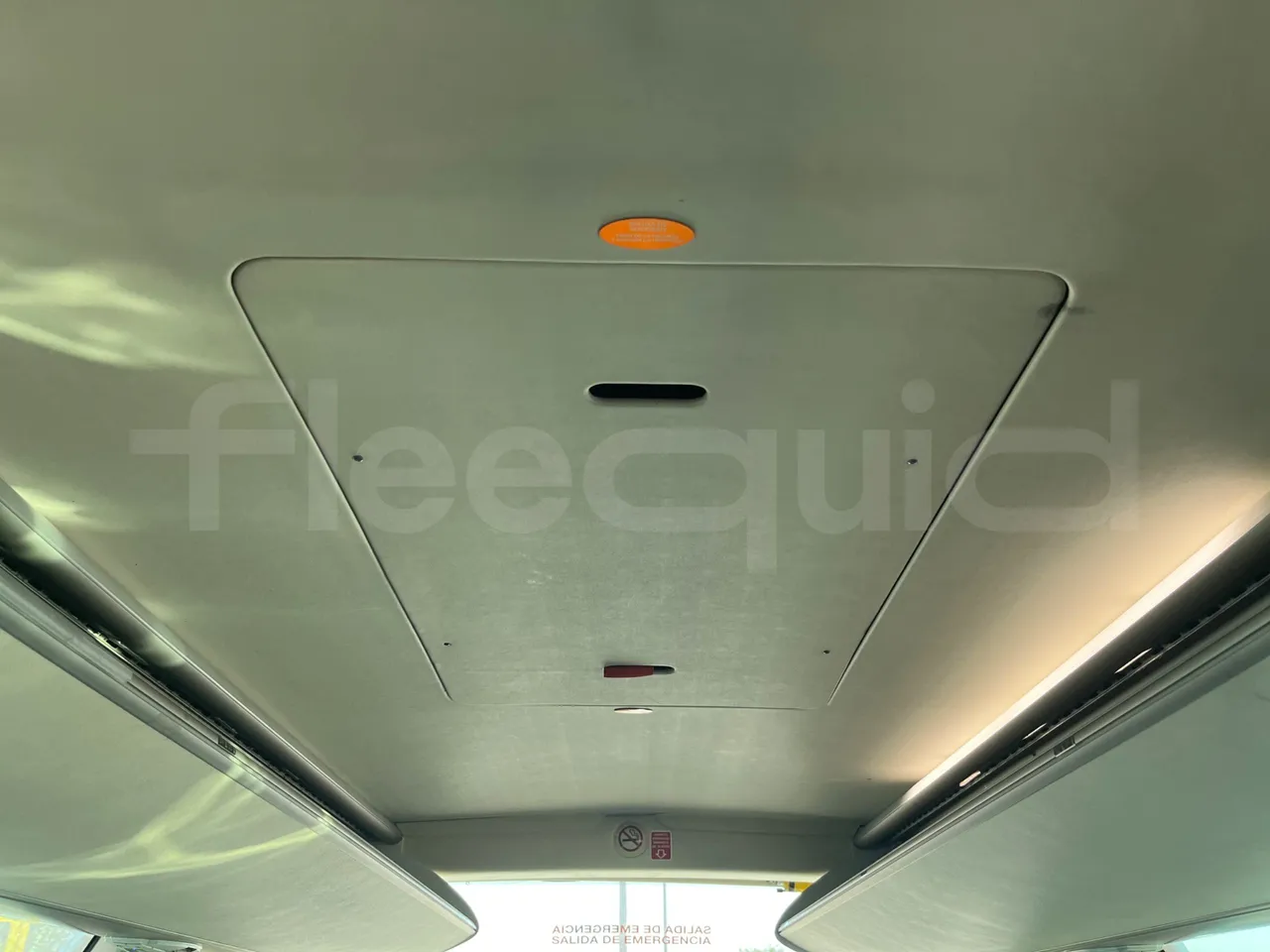 Mercedes-Benz Noge - Roof Hatch 2