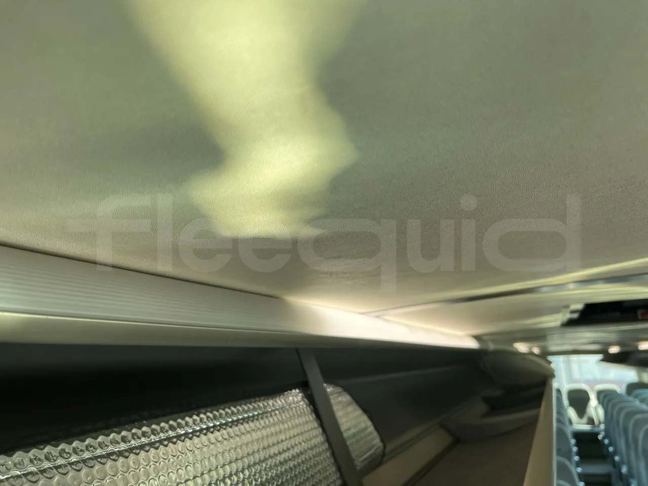 Mercedes-Benz Noge - Power Outlets