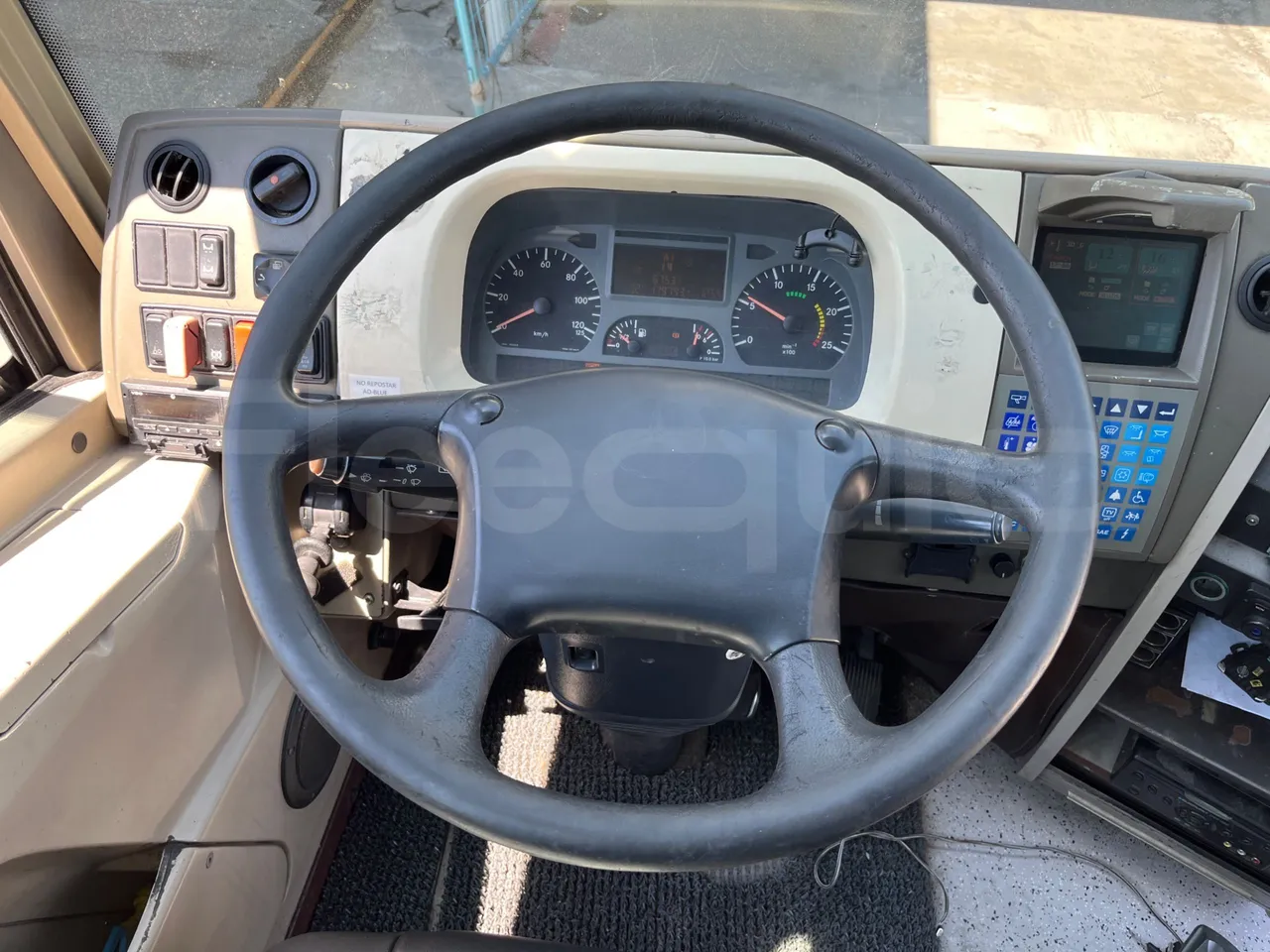 Mercedes-Benz Noge - Steering Wheel