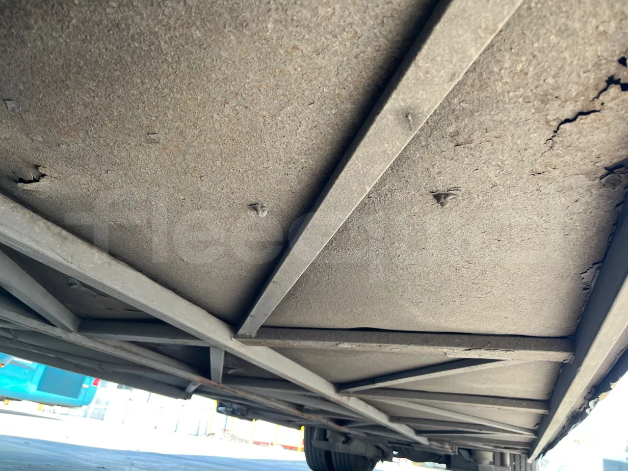 Mercedes-Benz Noge - Central Undercarriage