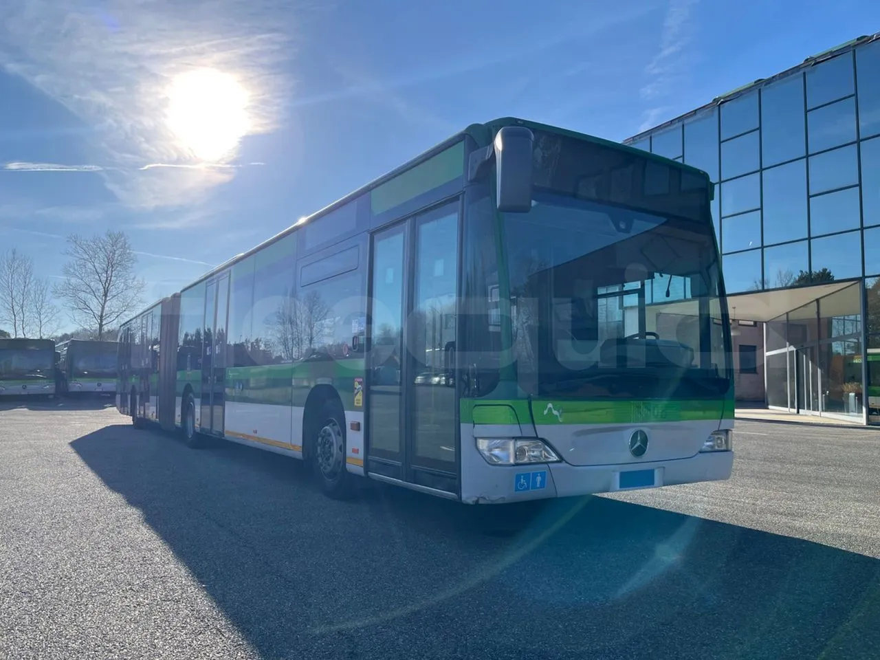 Mercedes-Benz O 530 G- 3P - Euro5 - 260kW - 17.940mt - 3/4 front right doors