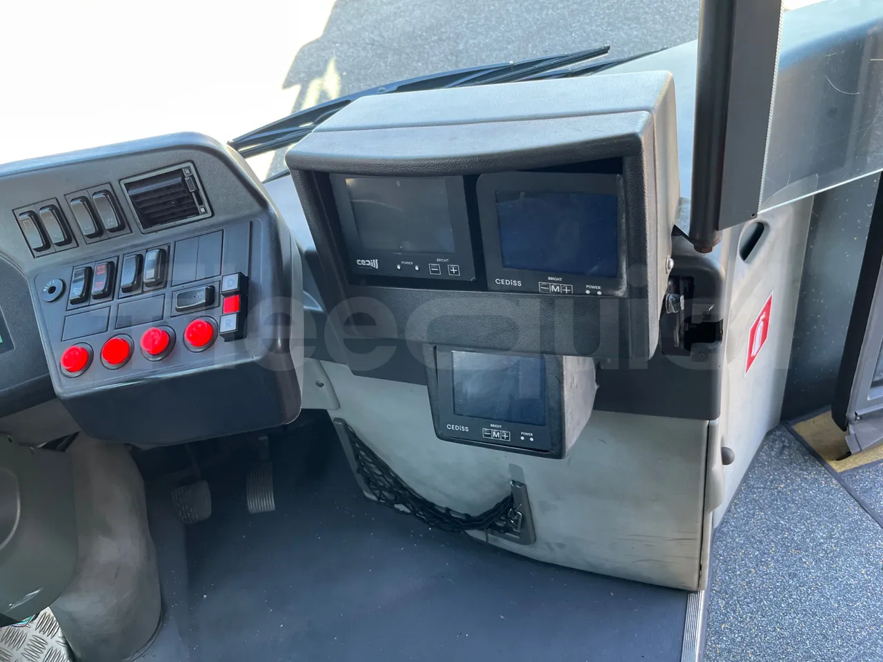 Mercedes-Benz O 530 G- 3P - Euro5 - 260kW - 17.940mt - radio accessories photo