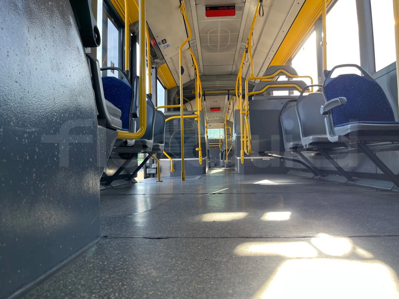 Mercedes-Benz O 530 G- 3P - Euro5 - 260kW - 17.940mt - seat brackets photo