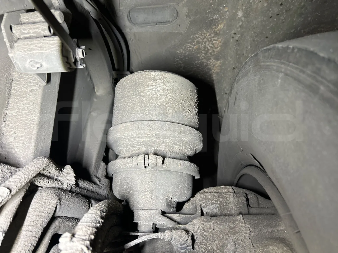 Mercedes-Benz O 530 G- 3P - Euro5 - 260kW - 17.940mt - axel 3 caliper brakes left