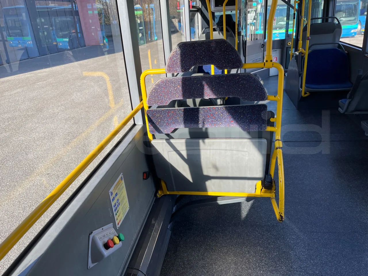 Mercedes-Benz O 530 G- 3P - Euro5 - 260kW - 17.940mt - folding seat photo