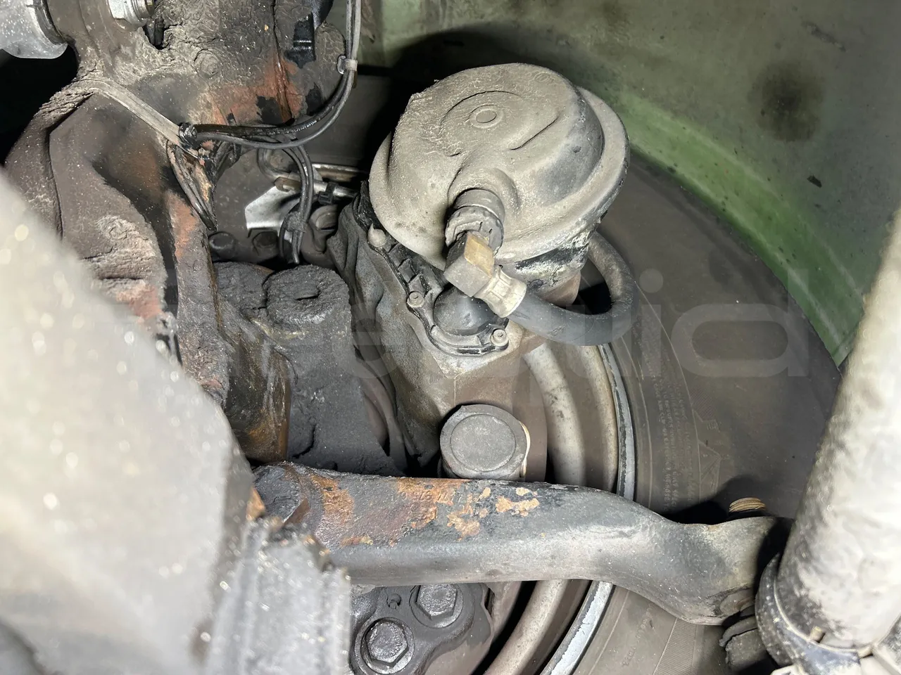 Mercedes-Benz O 530 G- 3P - Euro5 - 260kW - 17.940mt - front brake calipers left