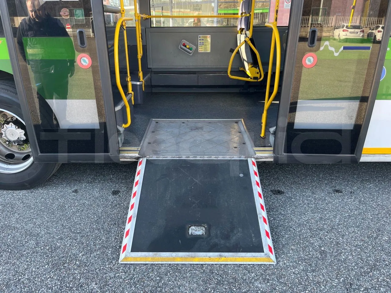 Mercedes-Benz O 530 G- 3P - Euro5 - 260kW - 17.940mt - platform open photo