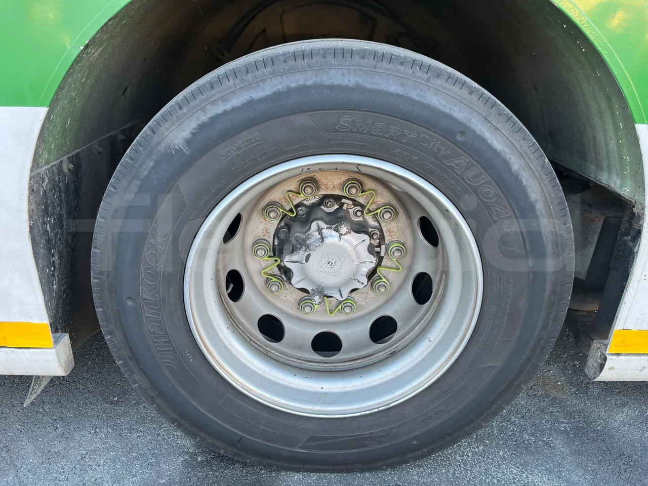 Mercedes-Benz O 530 G- 3P - Euro5 - 260kW - 17.940mt - front left tire measurements