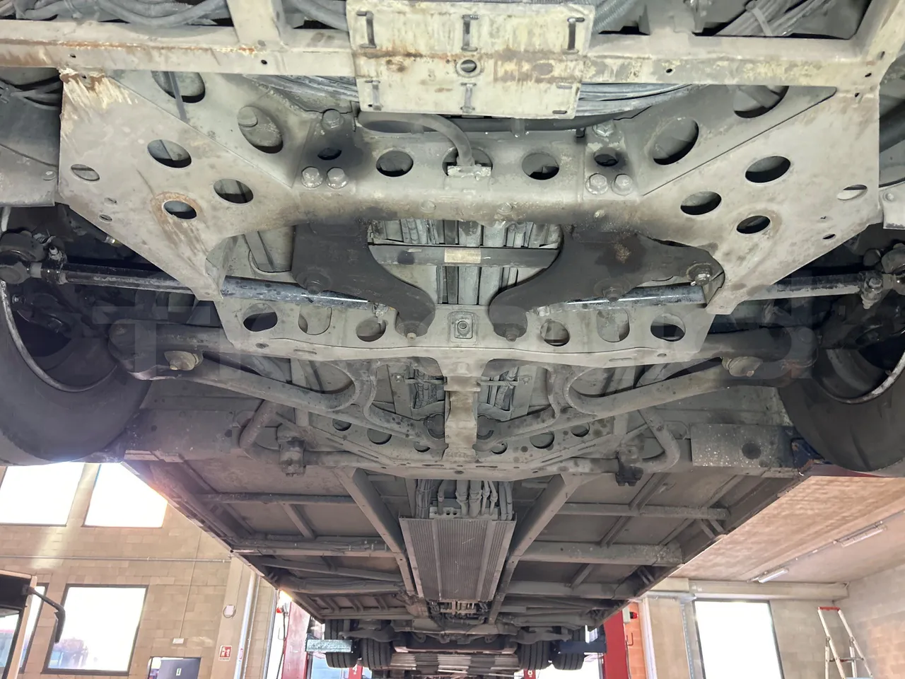 Mercedes-Benz O 530 G- 3P - Euro5 - 260kW - 17.940mt - front axle central