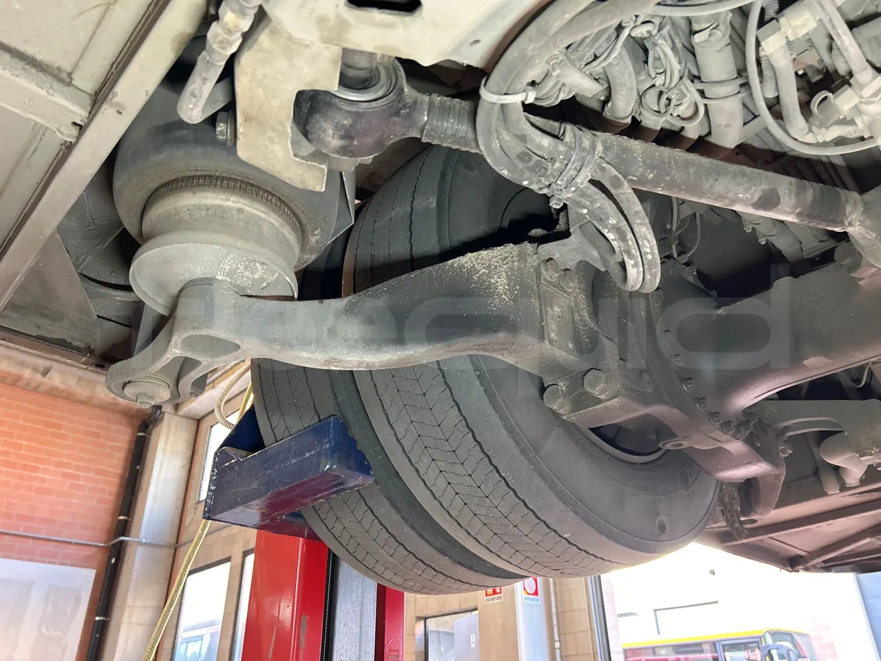 Mercedes-Benz O 530 G- 3P - Euro5 - 260kW - 17.940mt - axle 3 right side