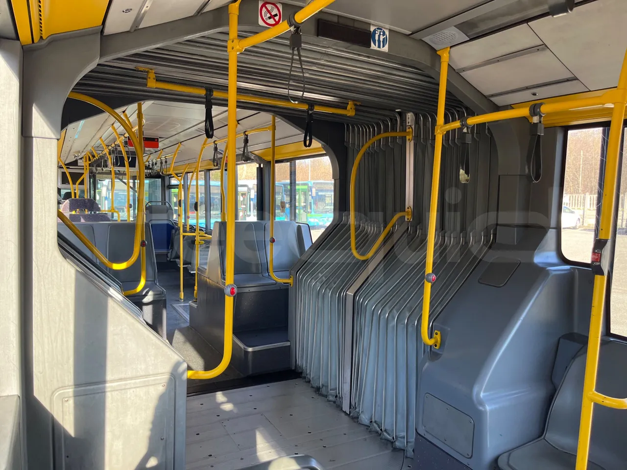 Mercedes-Benz O 530 G- 3P - Euro5 - 260kW - 17.940mt - turntable internal (18m)