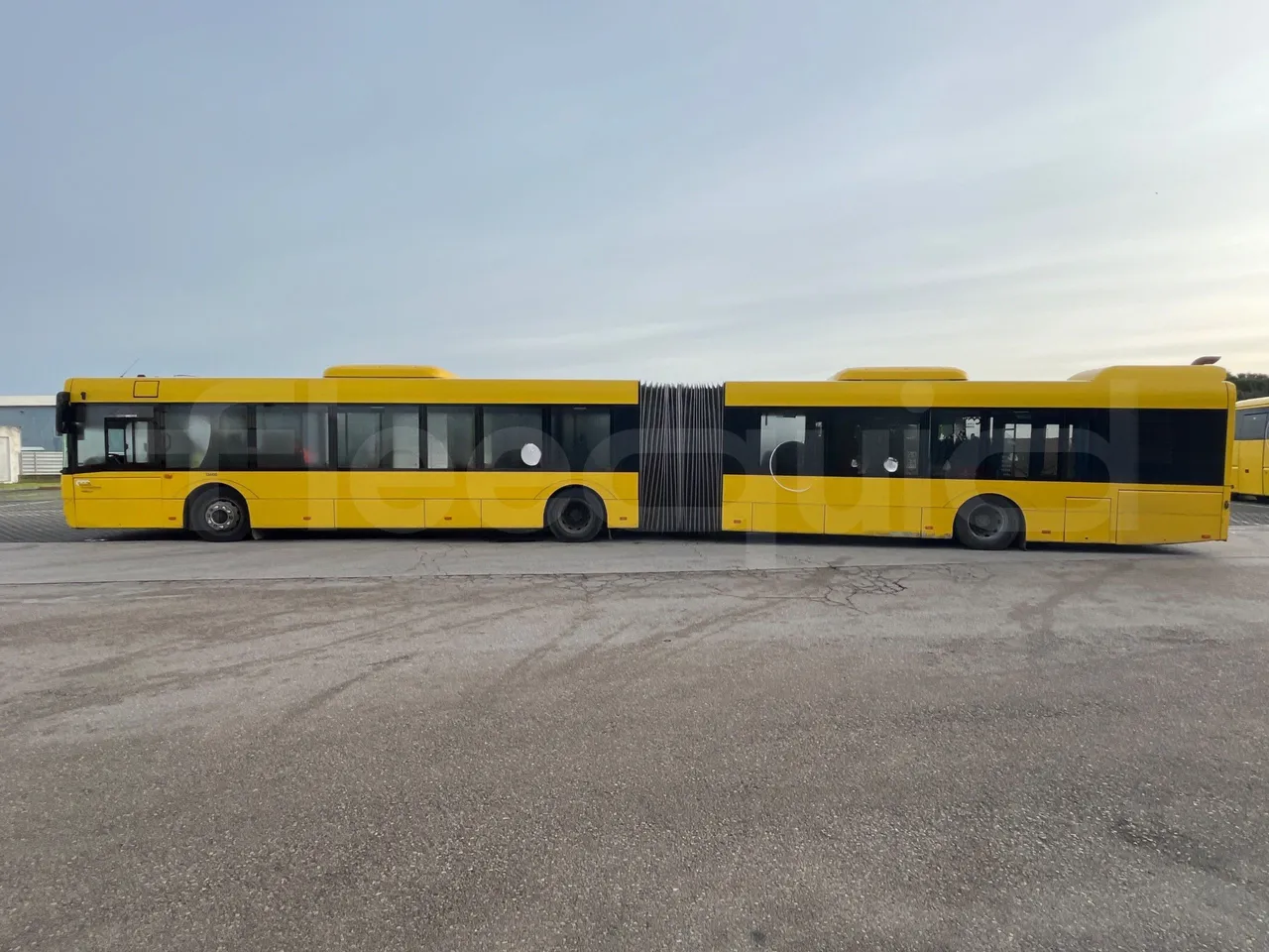 Solaris Urbino 18 - Euro 6 - 271 kW - 18 mt - 3/4 front right doors