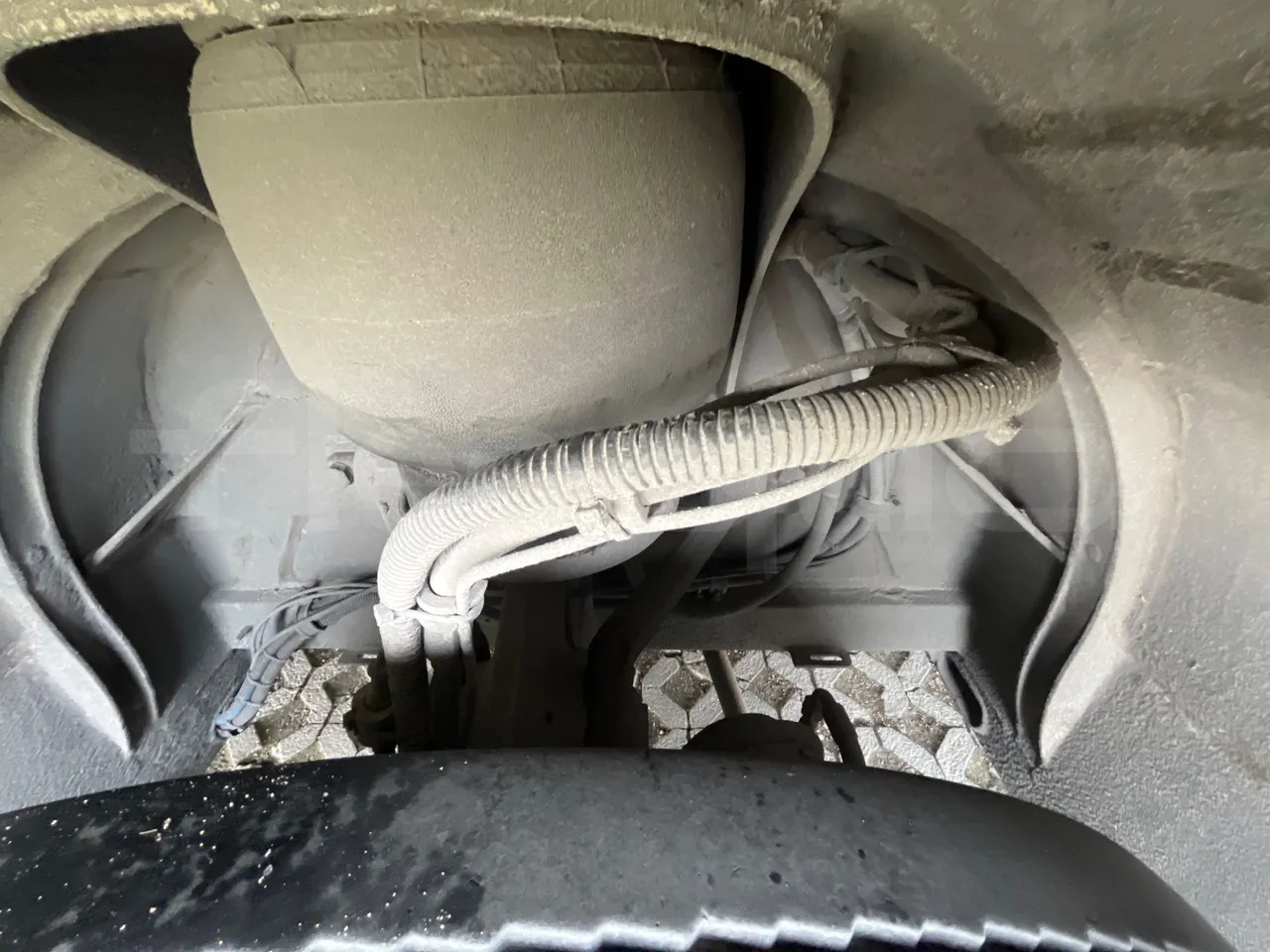 Solaris Urbino 18 - Euro 6 - 271 kW - 18 mt - front brake calipers right