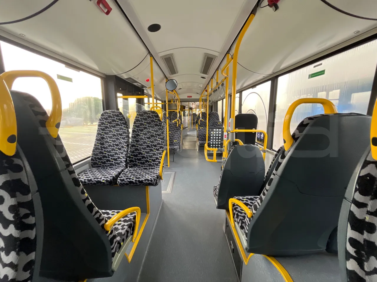 Solaris Urbino 18 - Euro 6 - 271 kW - 18 mt - interior reverse seats driver height