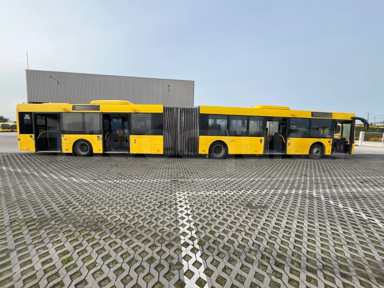 Solaris Urbino 18 - Euro 6 - 271 kW - 18 mt - luggage rack photo