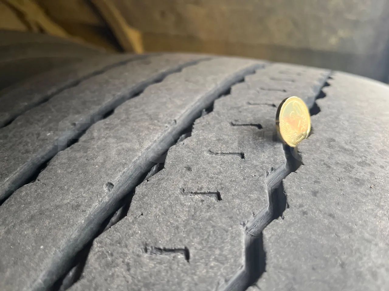 Solaris Urbino 18 - Euro 6 - 271 kW - 18 mt - tread condition front tires right