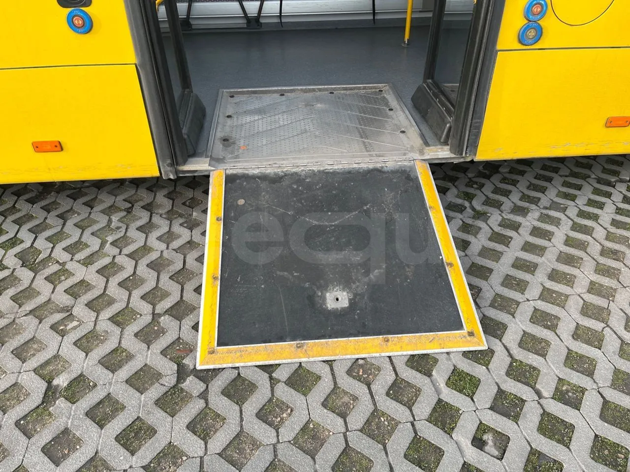 Solaris Urbino 18 - Euro 6 - 271 kW - 18 mt - platform open photo