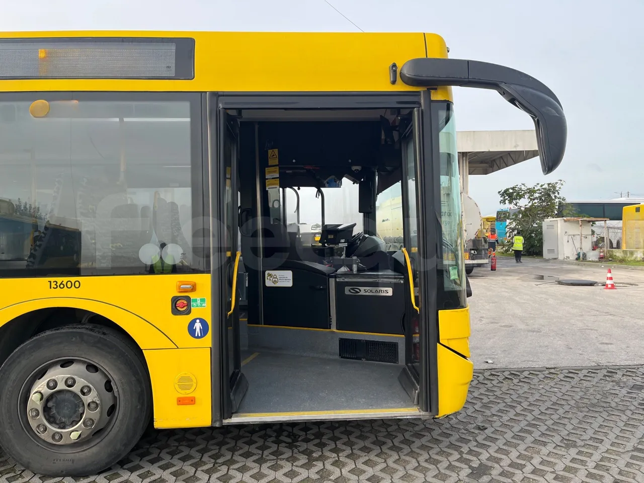 Solaris Urbino 18 - Euro 6 - 271 kW - 18 mt - under carpet photo