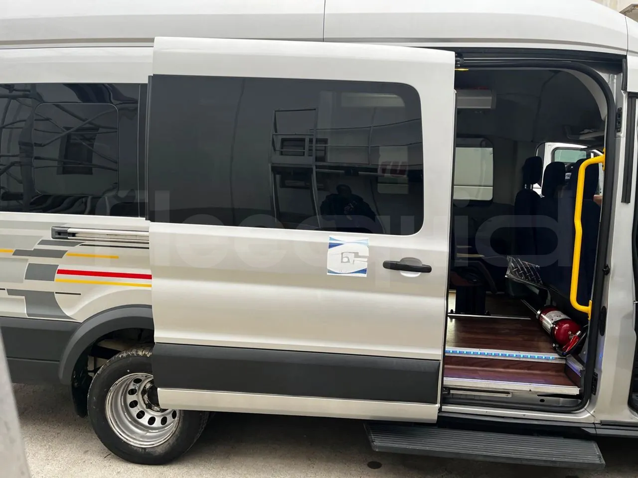 Ford Transit FBD - Euro6 - 114kW - 6.704mt - front door 2 open