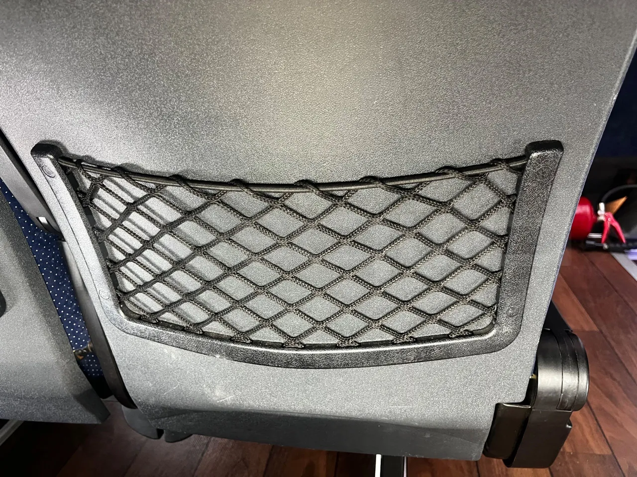 Ford Transit FBD - Euro6 - 114kW - 6.704mt - mesh detail photo
