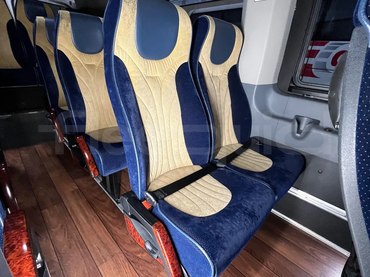 Ford Transit FBD - Euro6 - 114kW - 6.704mt - single seat detail