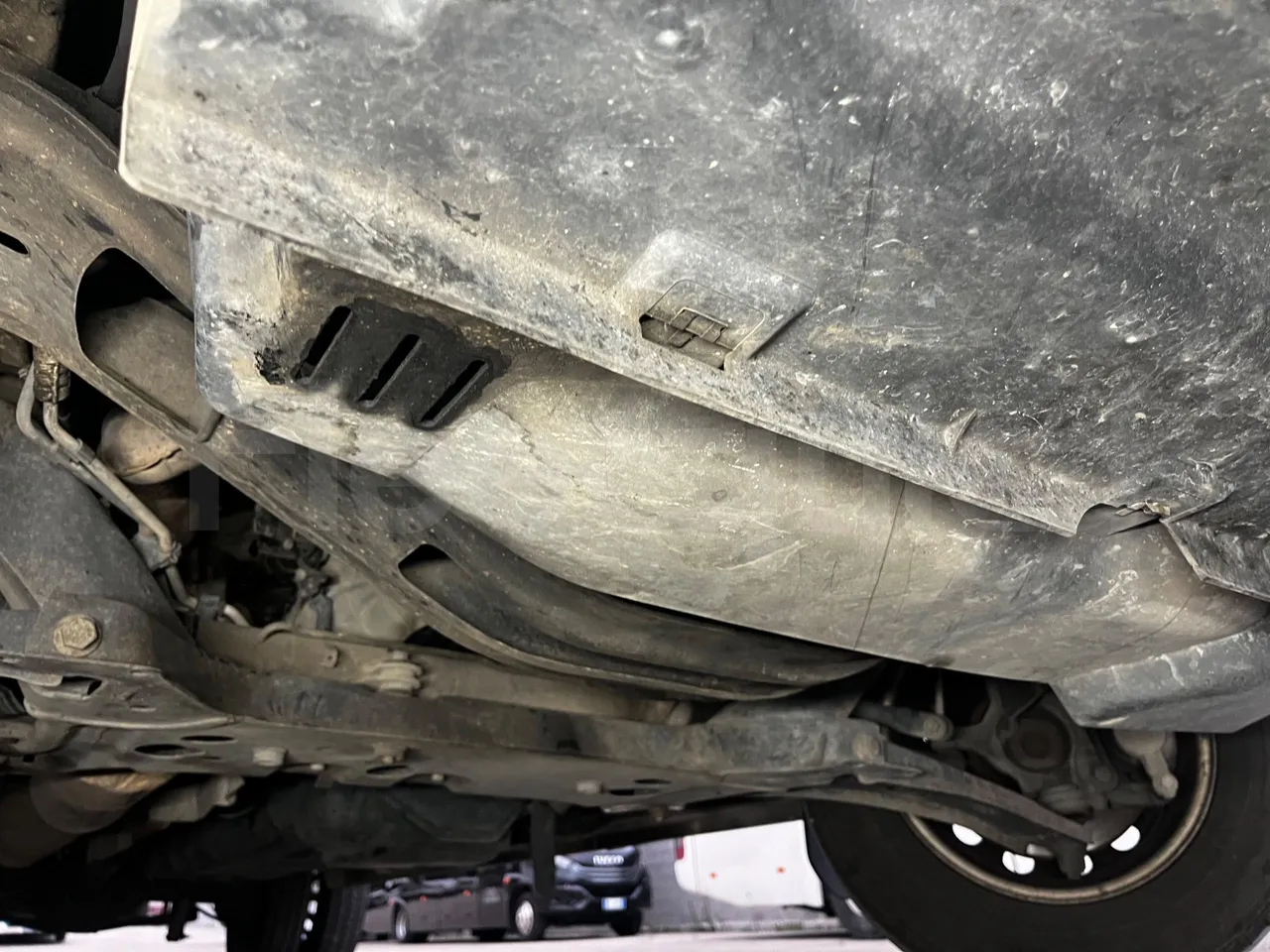 Ford Transit FBD - Euro6 - 114kW - 6.704mt - engine without protection