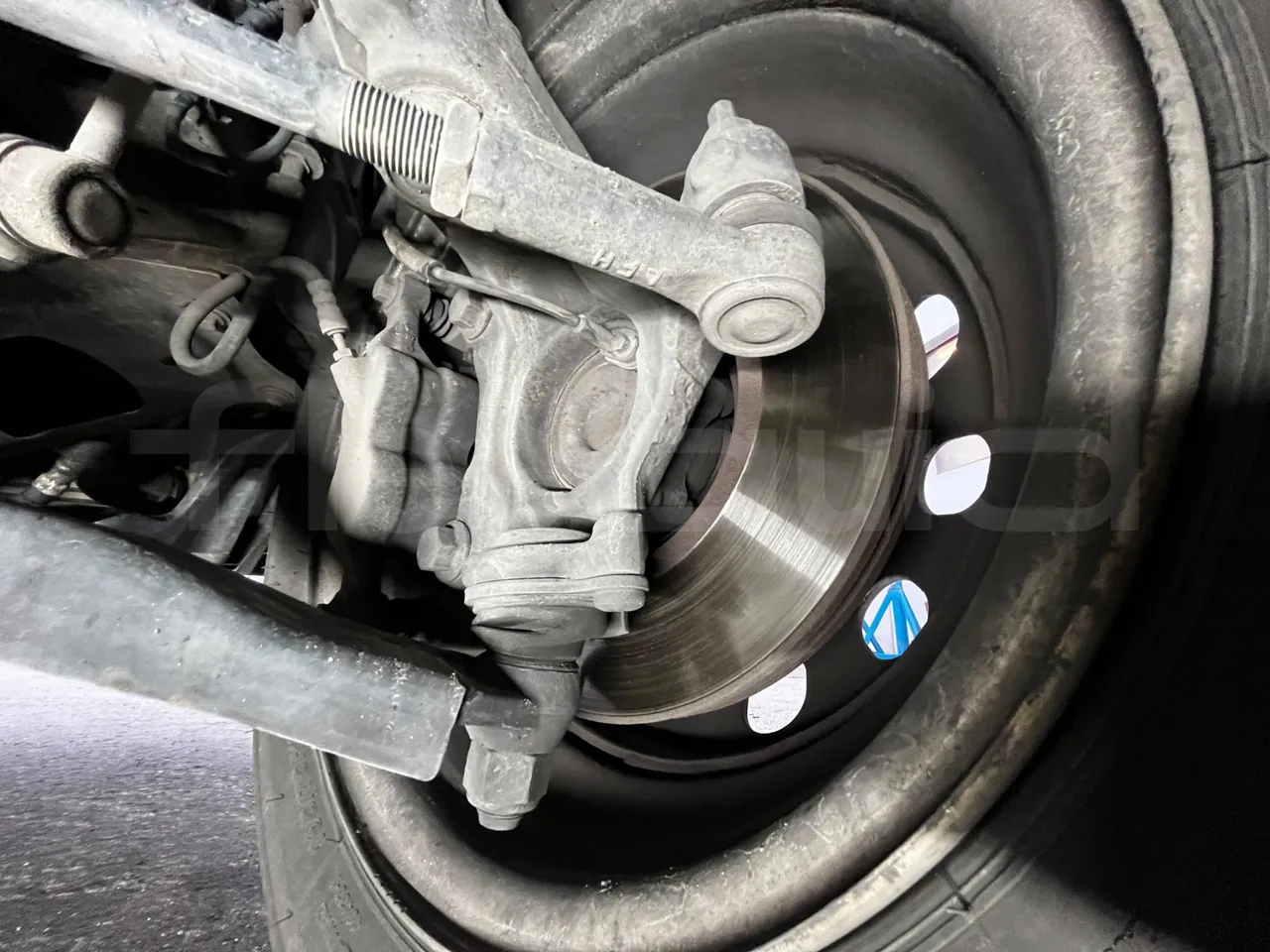 Ford Transit FBD - Euro6 - 114kW - 6.704mt - front discs right