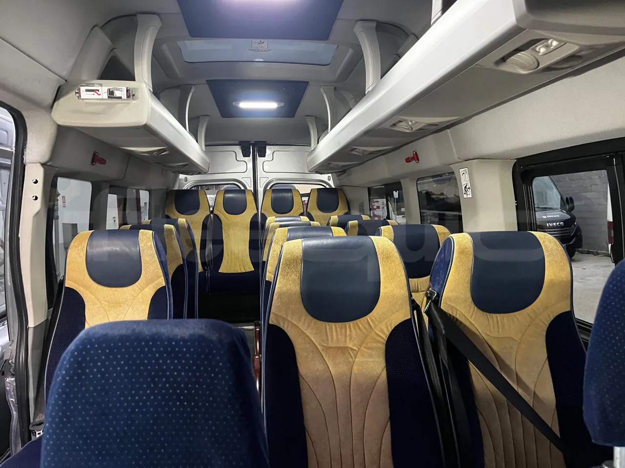 Ford Transit FBD - Euro6 - 114kW - 6.704mt - interior reverse seats driver height