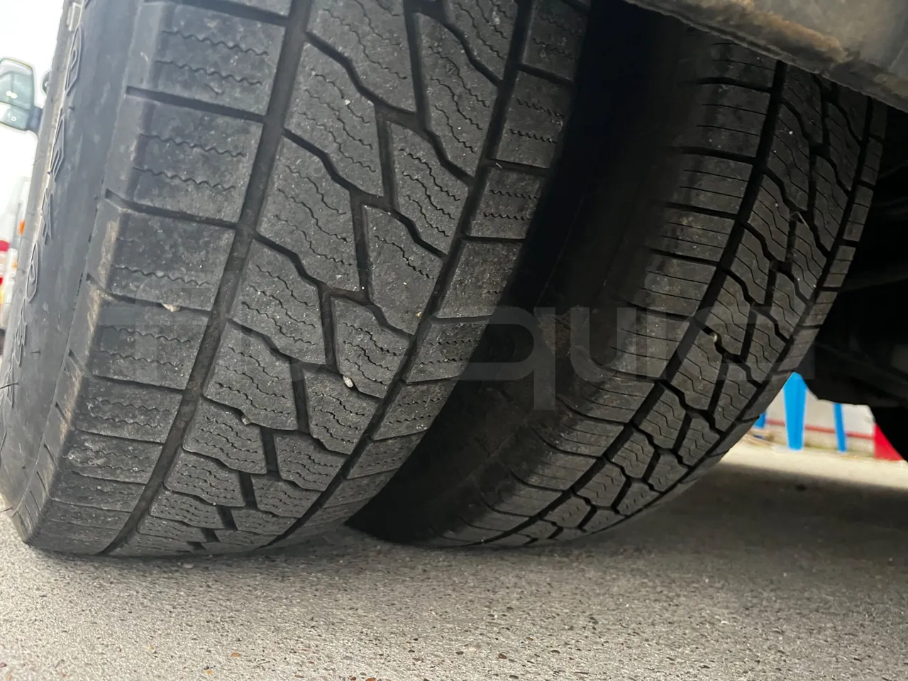 Ford Transit FBD - Euro6 - 114kW - 6.704mt - tread condition second axle tires right