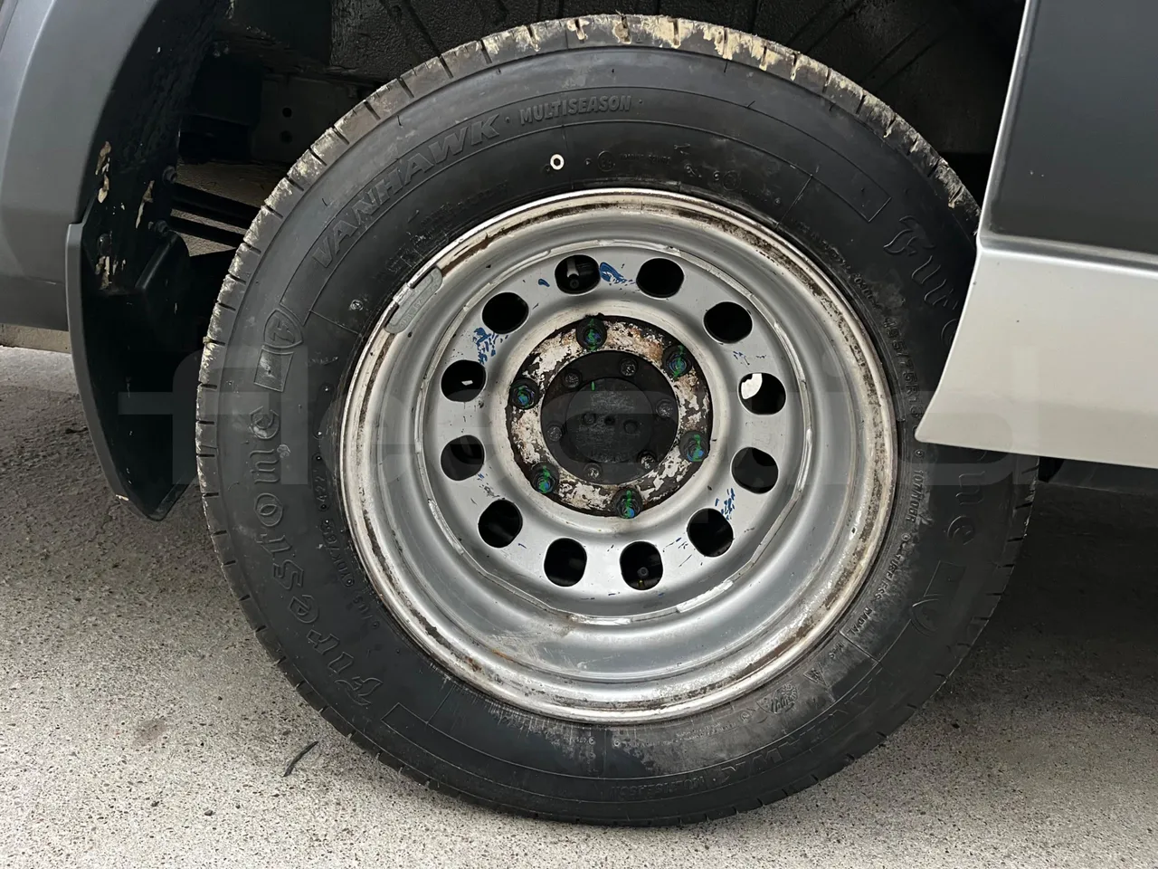 Ford Transit FBD - Euro6 - 114kW - 6.704mt - rear left tire photo