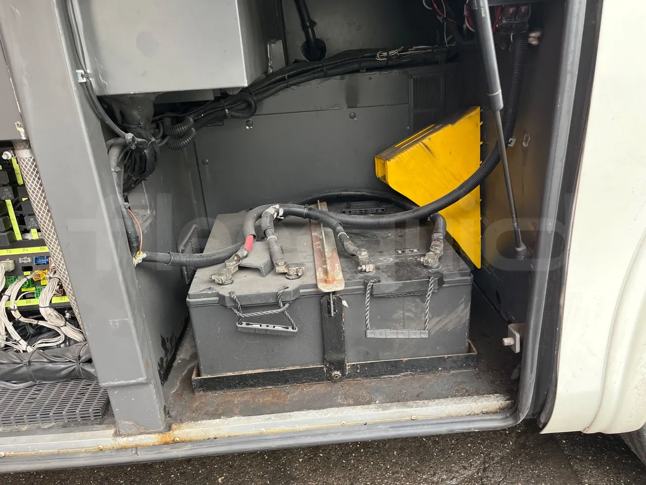 Man Ratio 18.480 - EUR5 - 353kW - 12.920m - external compartments photo