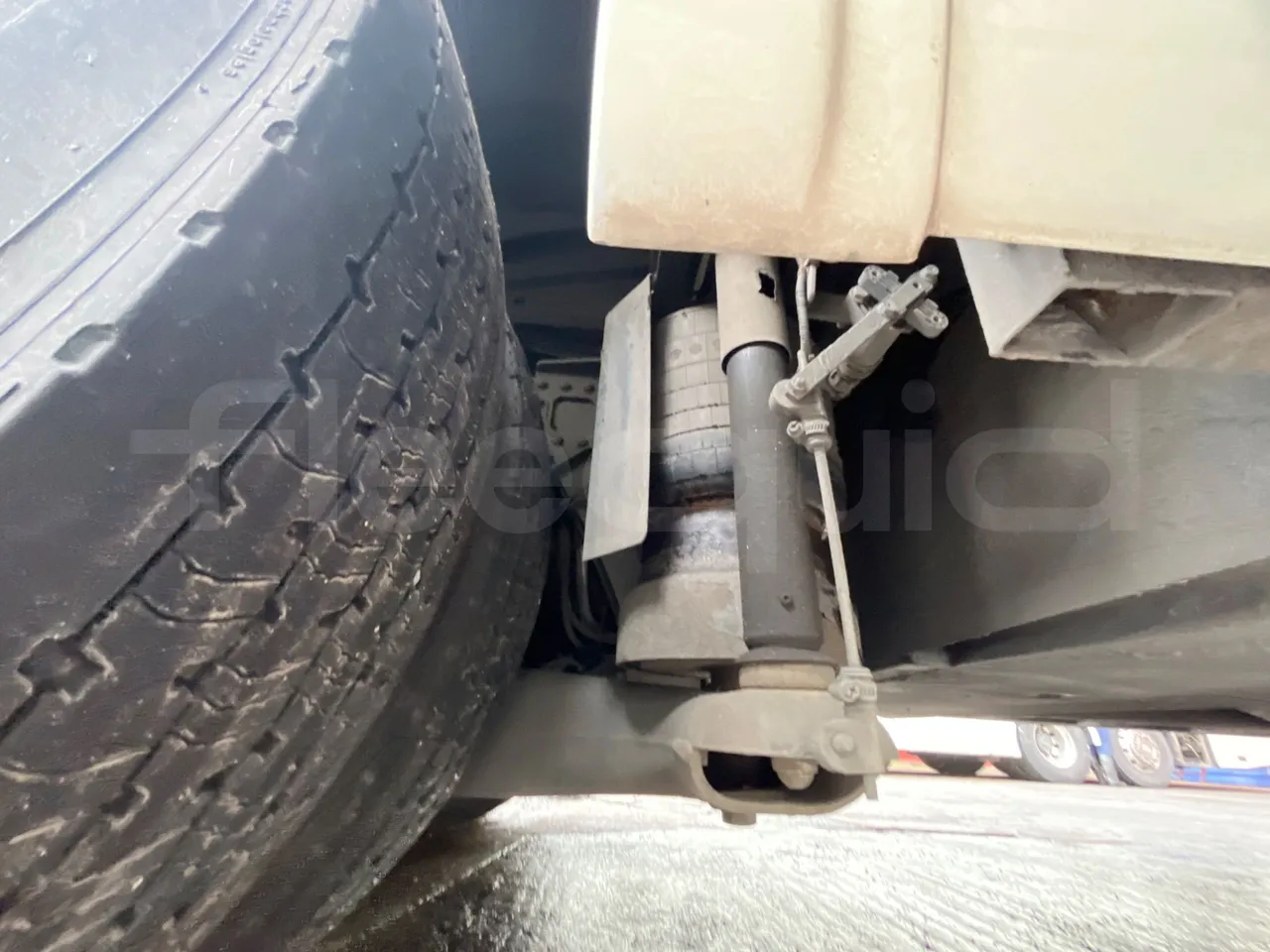 Man Ratio 18.480 - EUR5 - 353kW - 12.920m - axle 2 shock absorbers 1 left