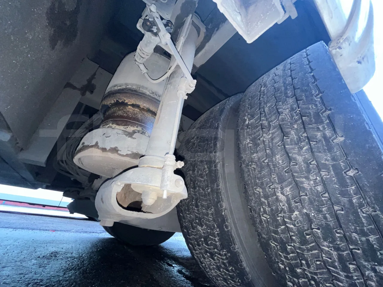 Man Ratio 18.480 - EUR5 - 353kW - 12.920m - axle 2 shock absorbers 1 right