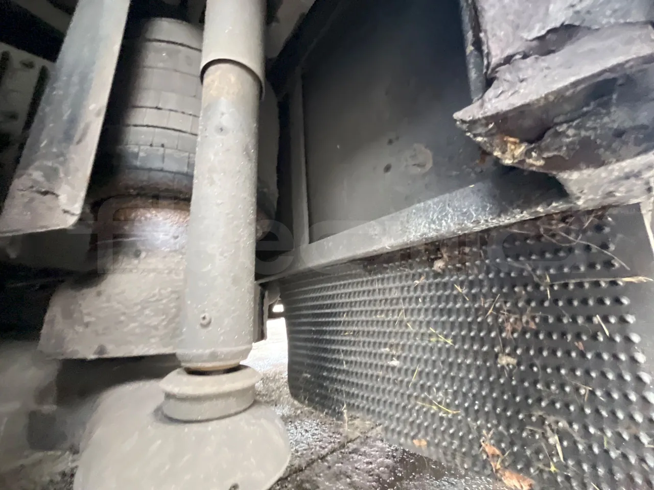 Man Ratio 18.480 - EUR5 - 353kW - 12.920m - axle 2 shock absorbers 2 left