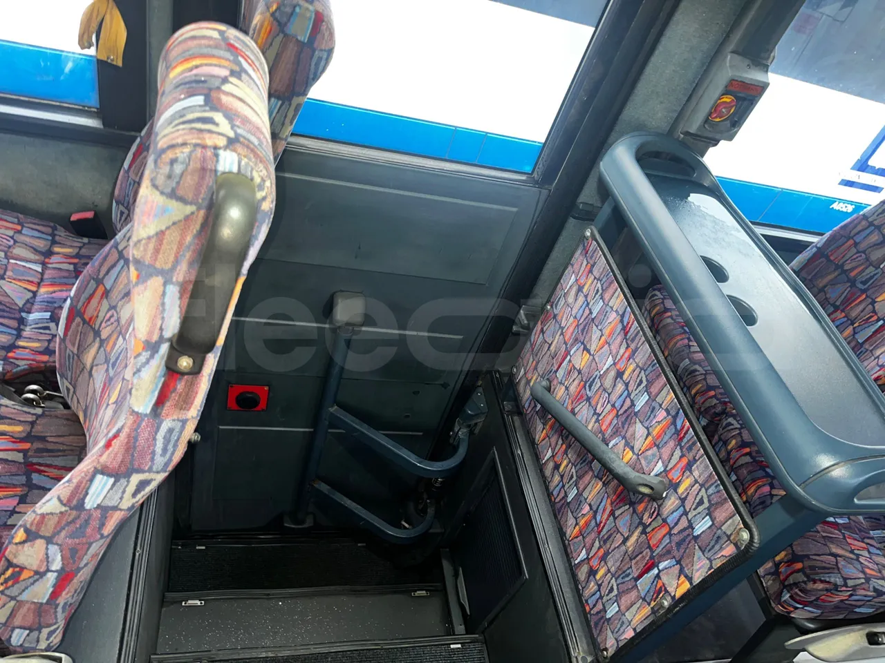 Neoplan N312 K - EUR3 - 260kW - 9.950m - usb charging detail