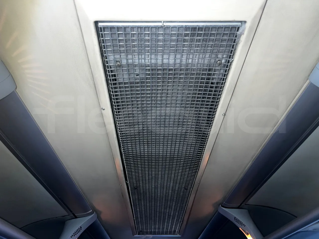 Neoplan N312 K - EUR3 - 260kW - 9.950m - mesh detail photo