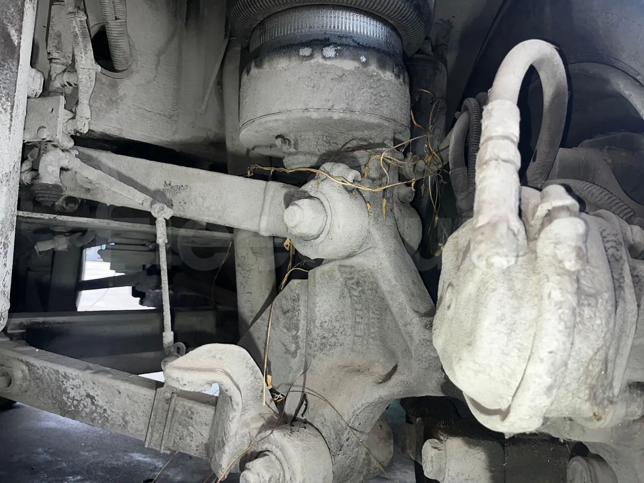 Neoplan N312 K - EUR3 - 260kW - 9.950m - front air springs left