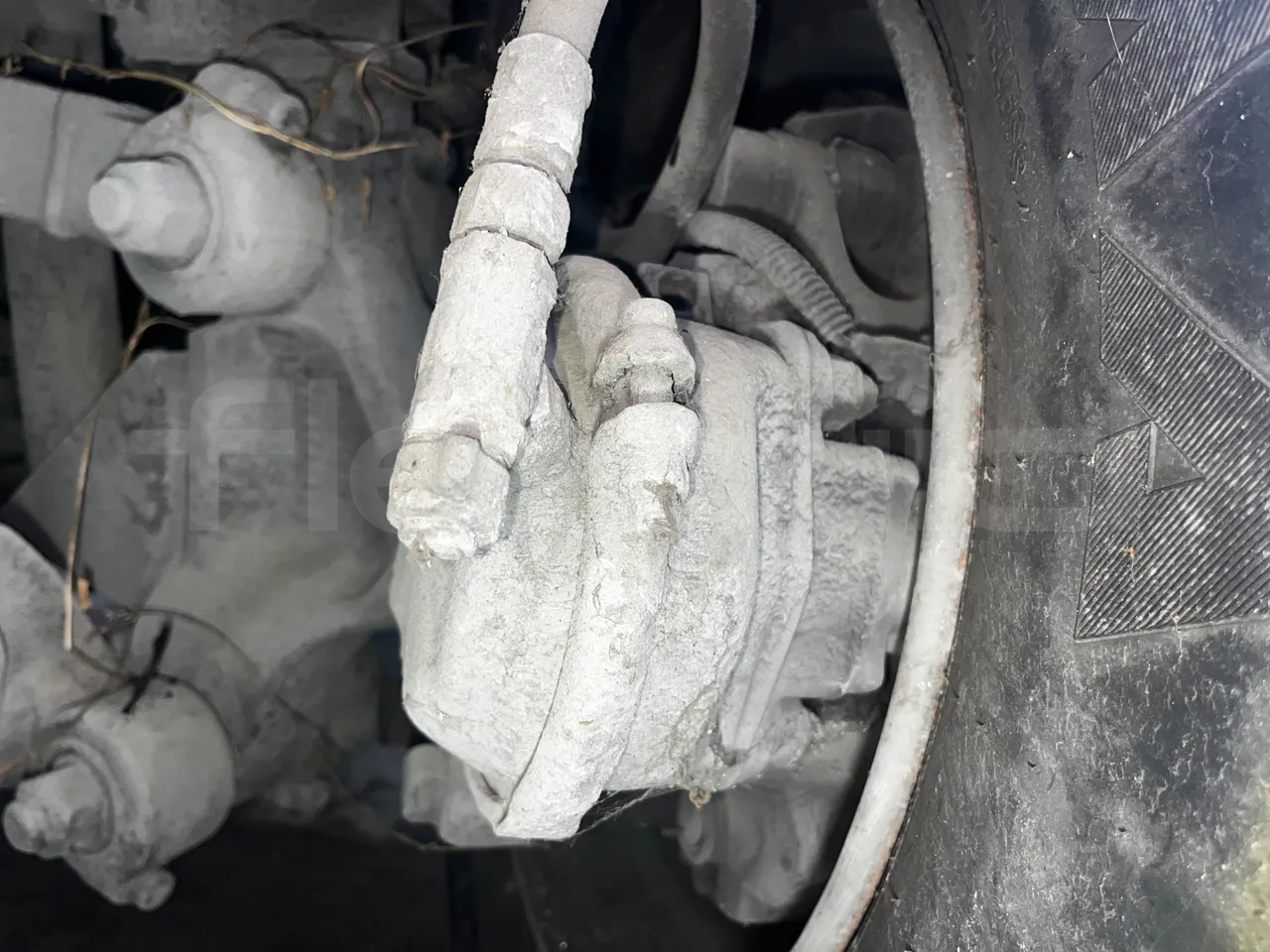 Neoplan N312 K - EUR3 - 260kW - 9.950m - front brake calipers right