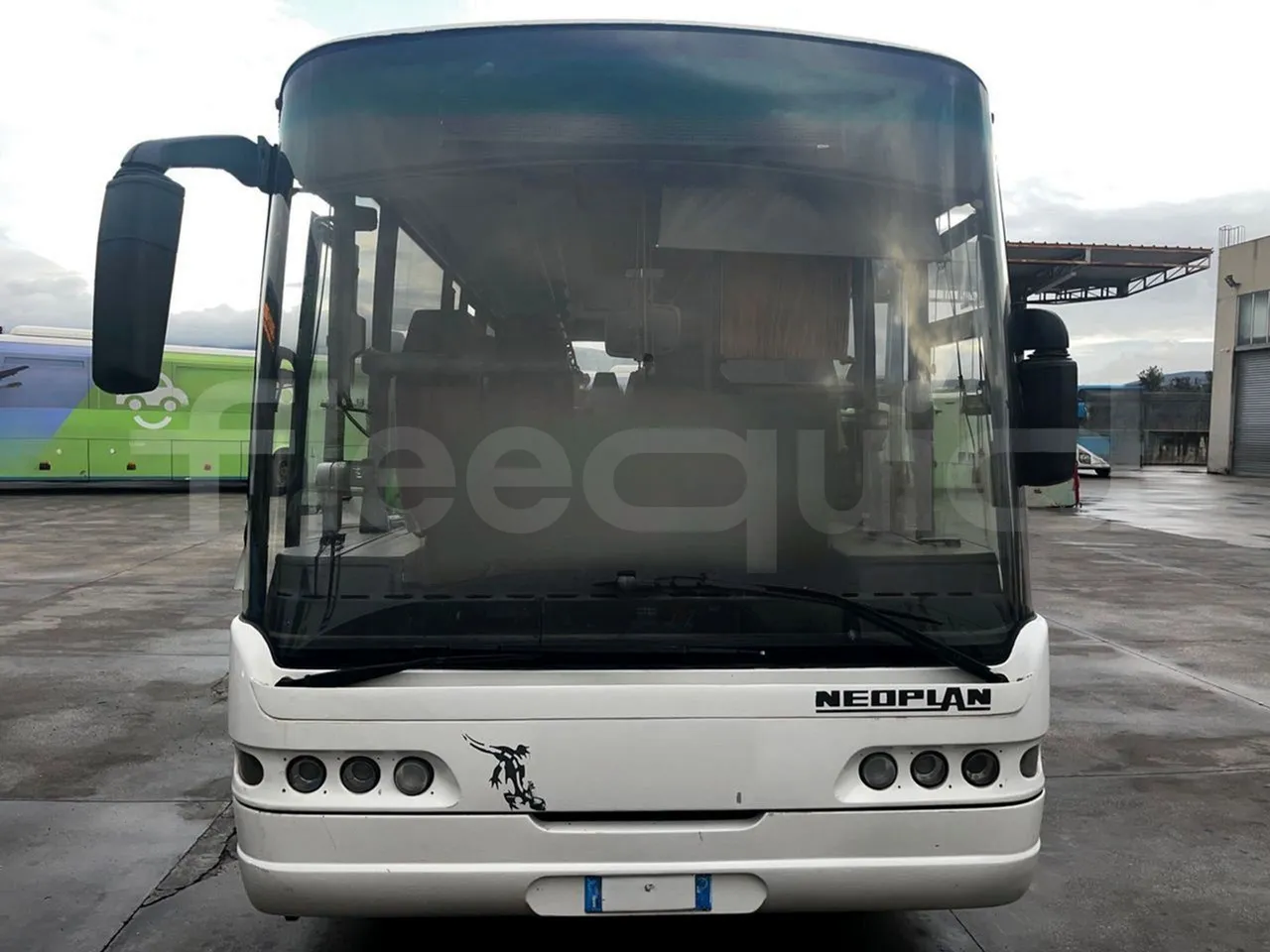 Neoplan N312 K - EUR3 - 260kW - 9.950m - front photo