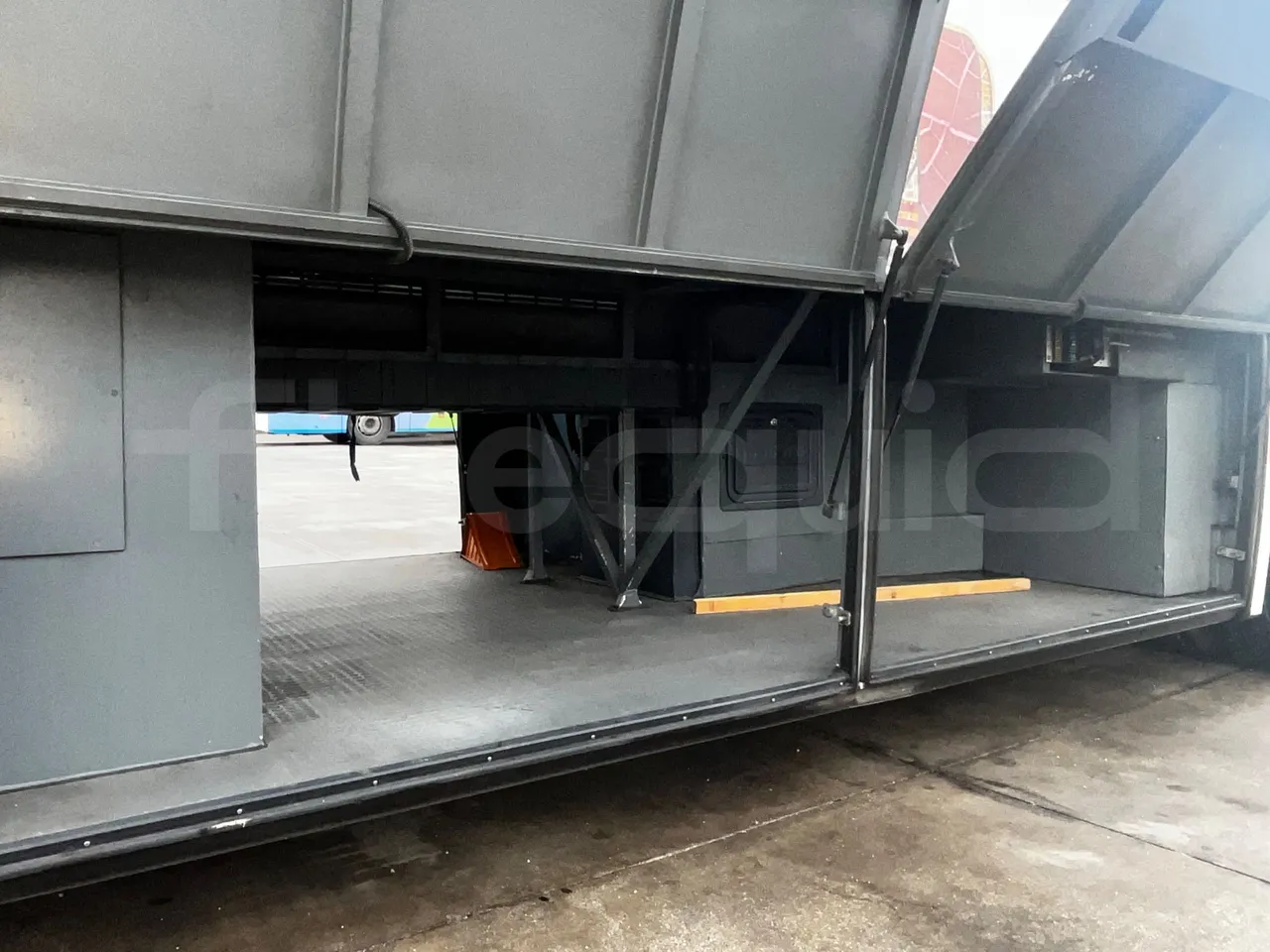 Neoplan N312 K - EUR3 - 260kW - 9.950m - internal frame rust check