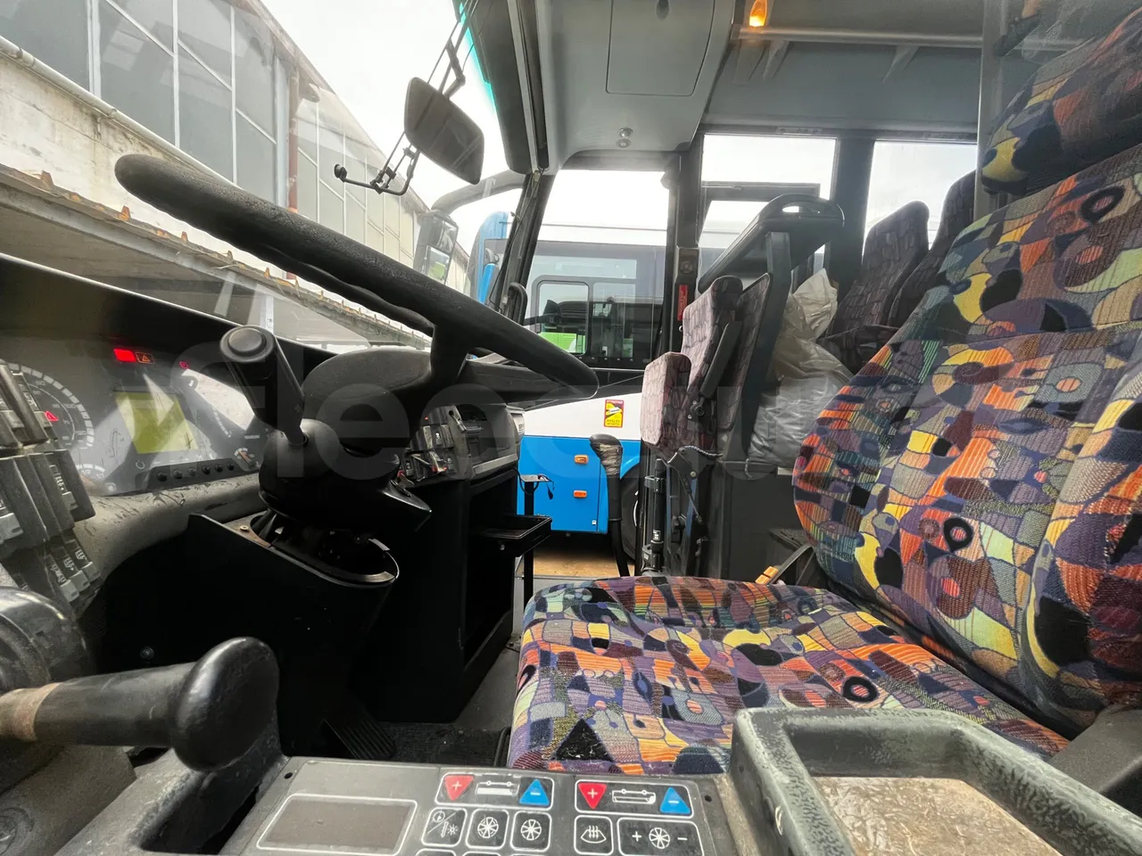 Neoplan N312 K - EUR3 - 260kW - 9.950m - power outlets detail