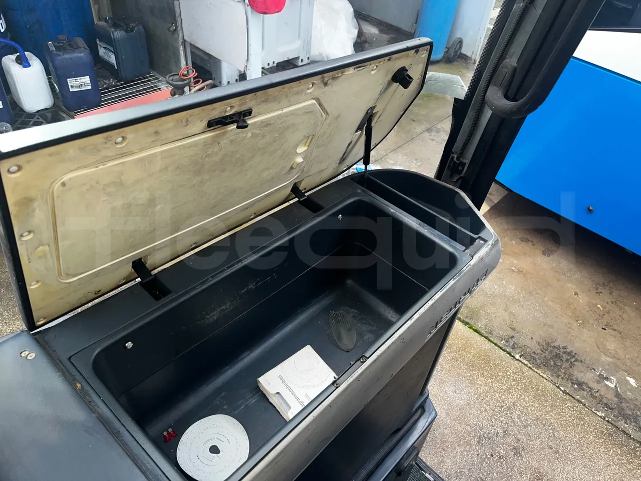 Neoplan N312 K - EUR3 - 260kW - 9.950m - seat plate photo