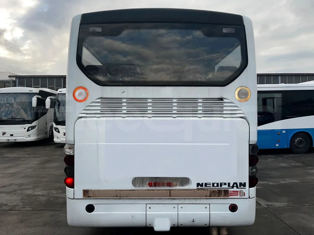 Neoplan N312 K - EUR3 - 260kW - 9.950m - rear hatch closed