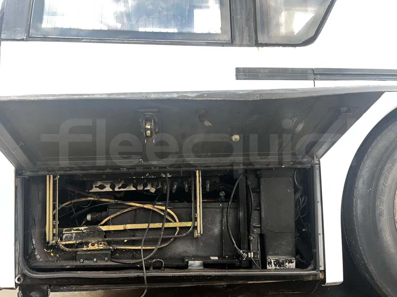 Neoplan N312 K - EUR3 - 260kW - 9.950m - under carpet photo