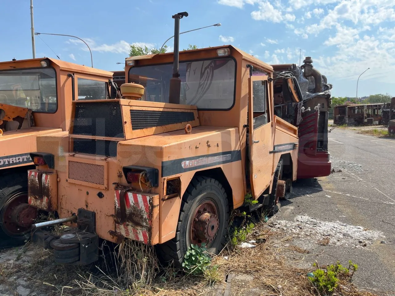 Iveco AIFO 8061/ Pre euro - 82 Kw - 4,380 Mt - 3/4 right rear doors closed