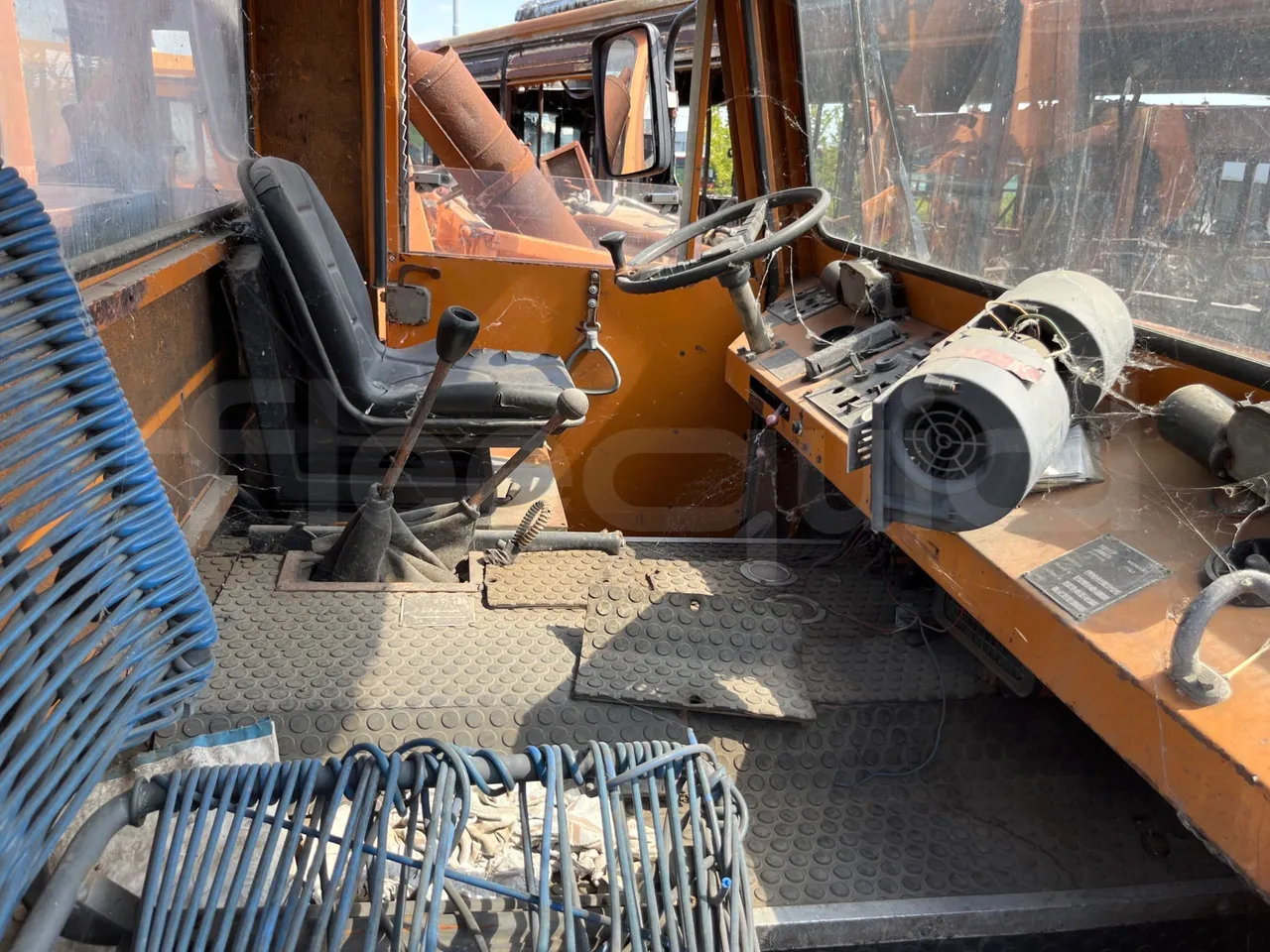 Iveco AIFO 8061/ Pre euro - 82 Kw - 4,380 Mt - steering wheel photo