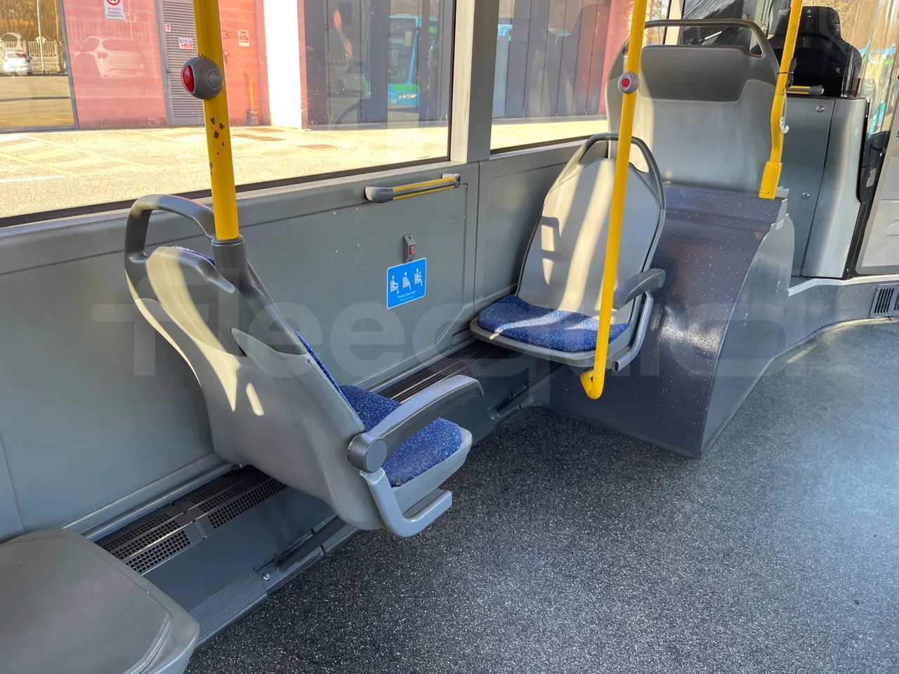 Mercedes-Benz Citaro G 0530 - EUR5 - 260kW - 17.94m - armrest detail photo