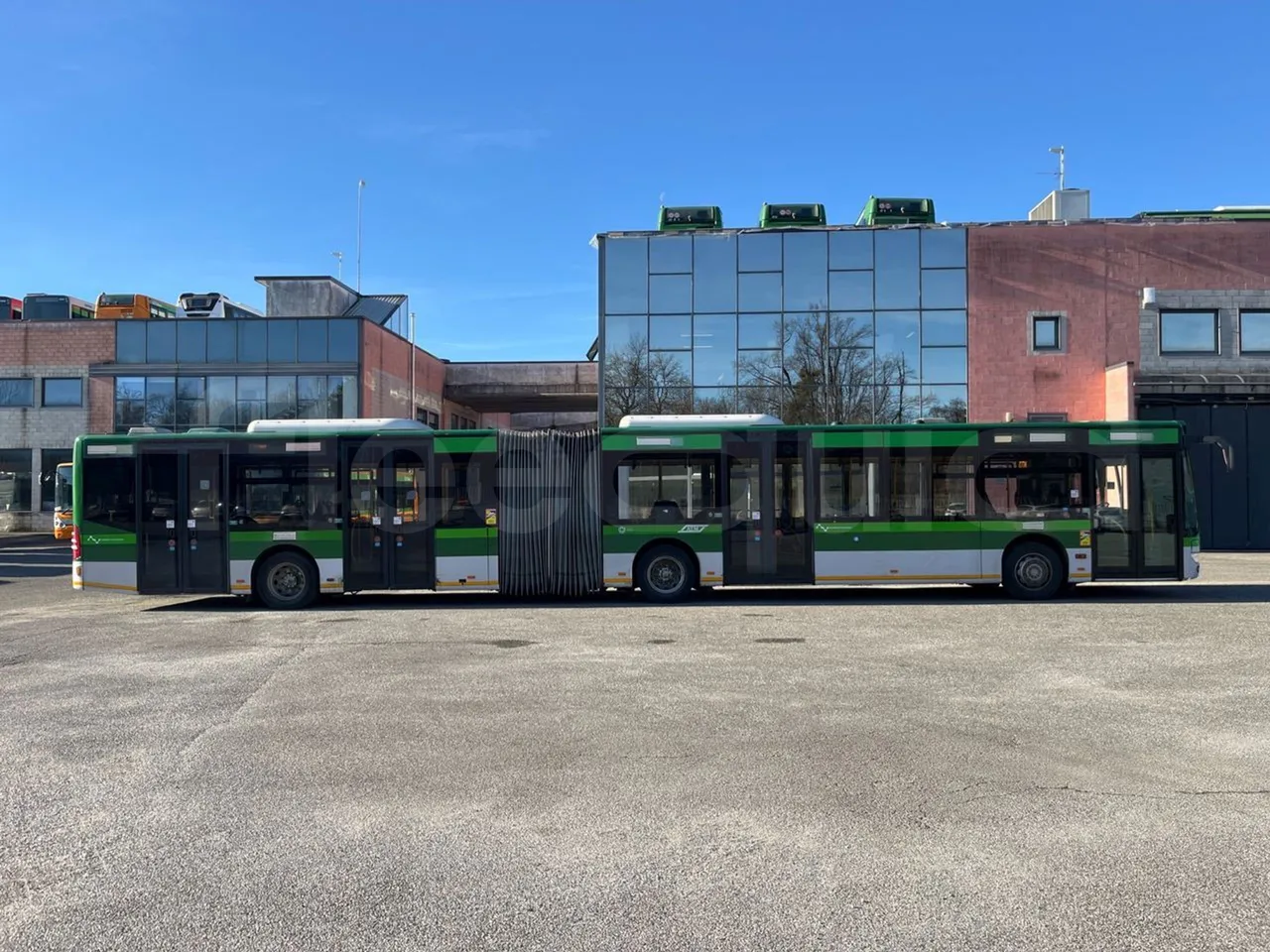 Mercedes-Benz Citaro G 0530 - EUR5 - 260kW - 17.94m - right side doors closed