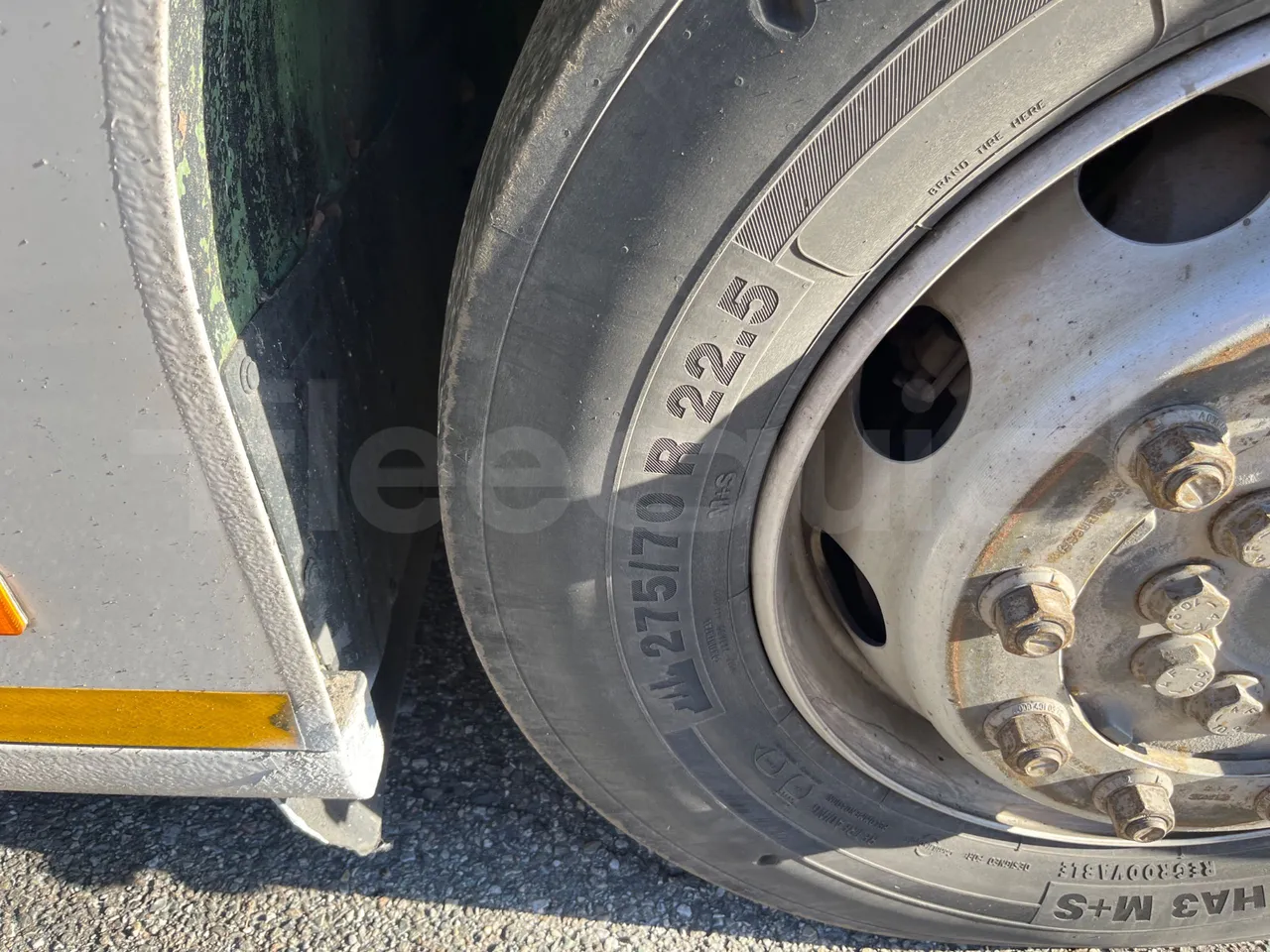 Mercedes-Benz Citaro G 0530 - EUR5 - 260kW - 17.94m - front left tire measurements
